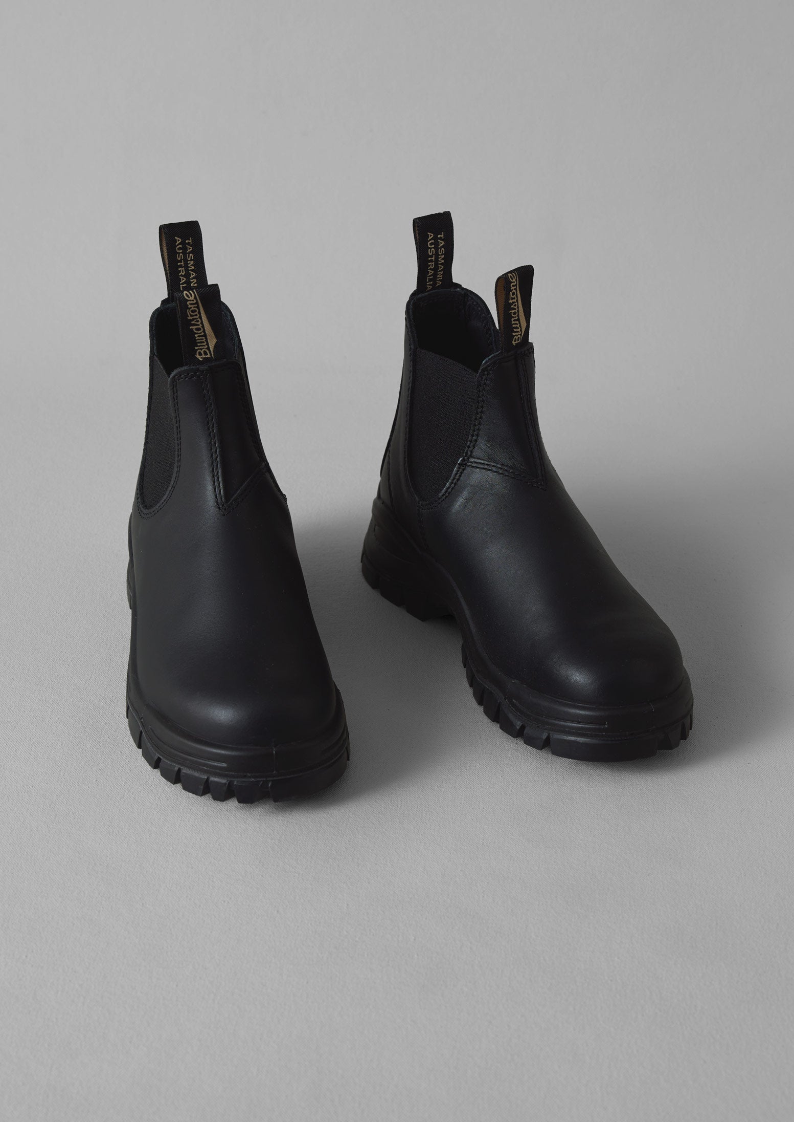 Blundstone Leather Lug Boots | Black | TOAST