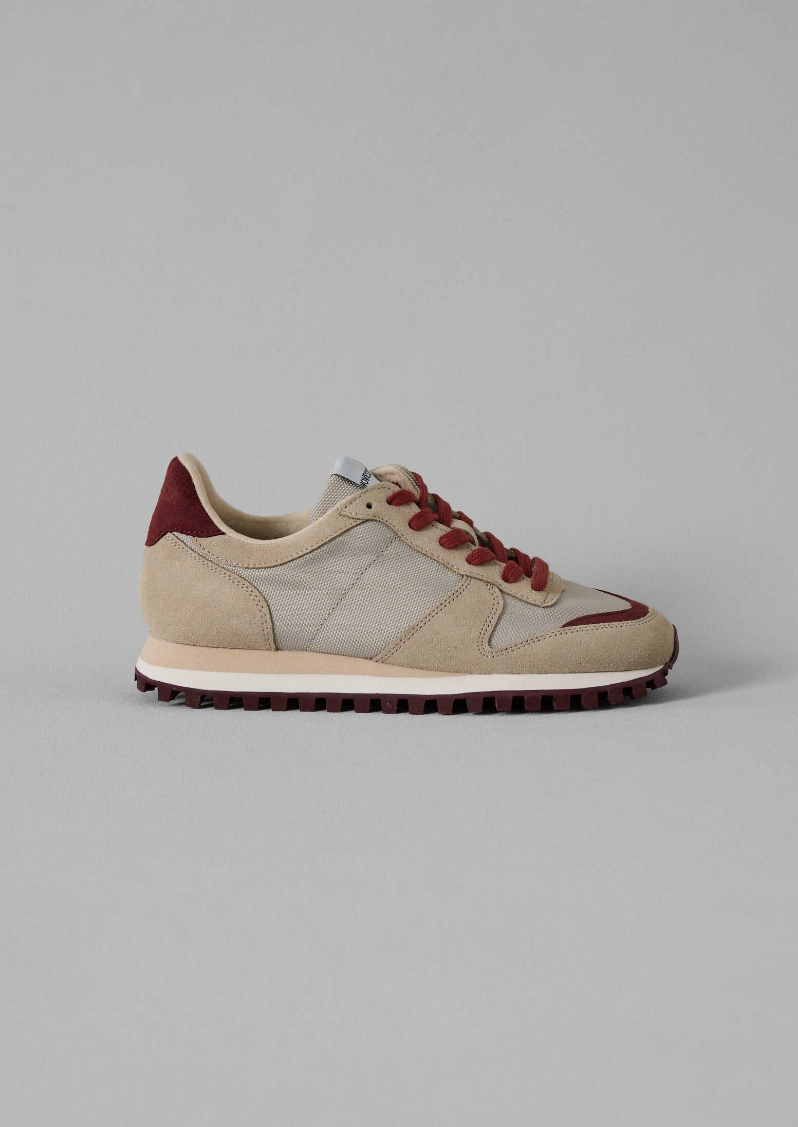 Novesta Marathon Trainers | Chalk/Brick | TOAST