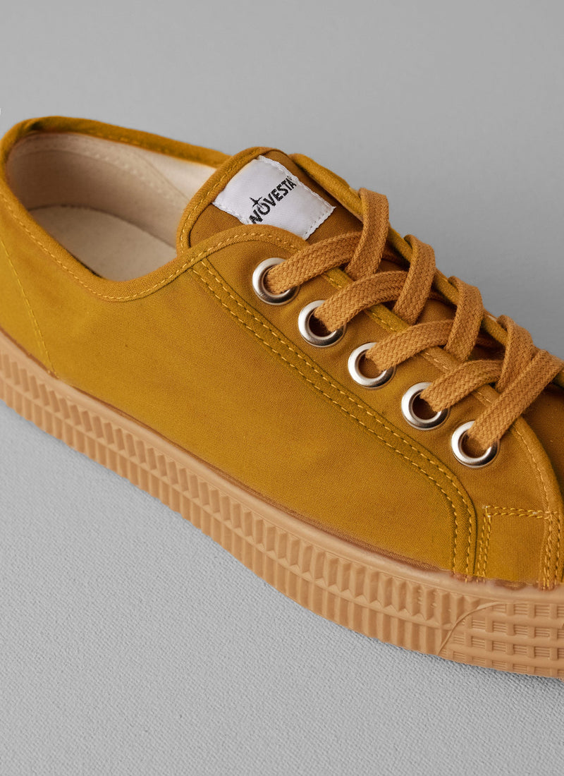 Novesta Star Master Waxed Cotton Plimsolls | Cumin