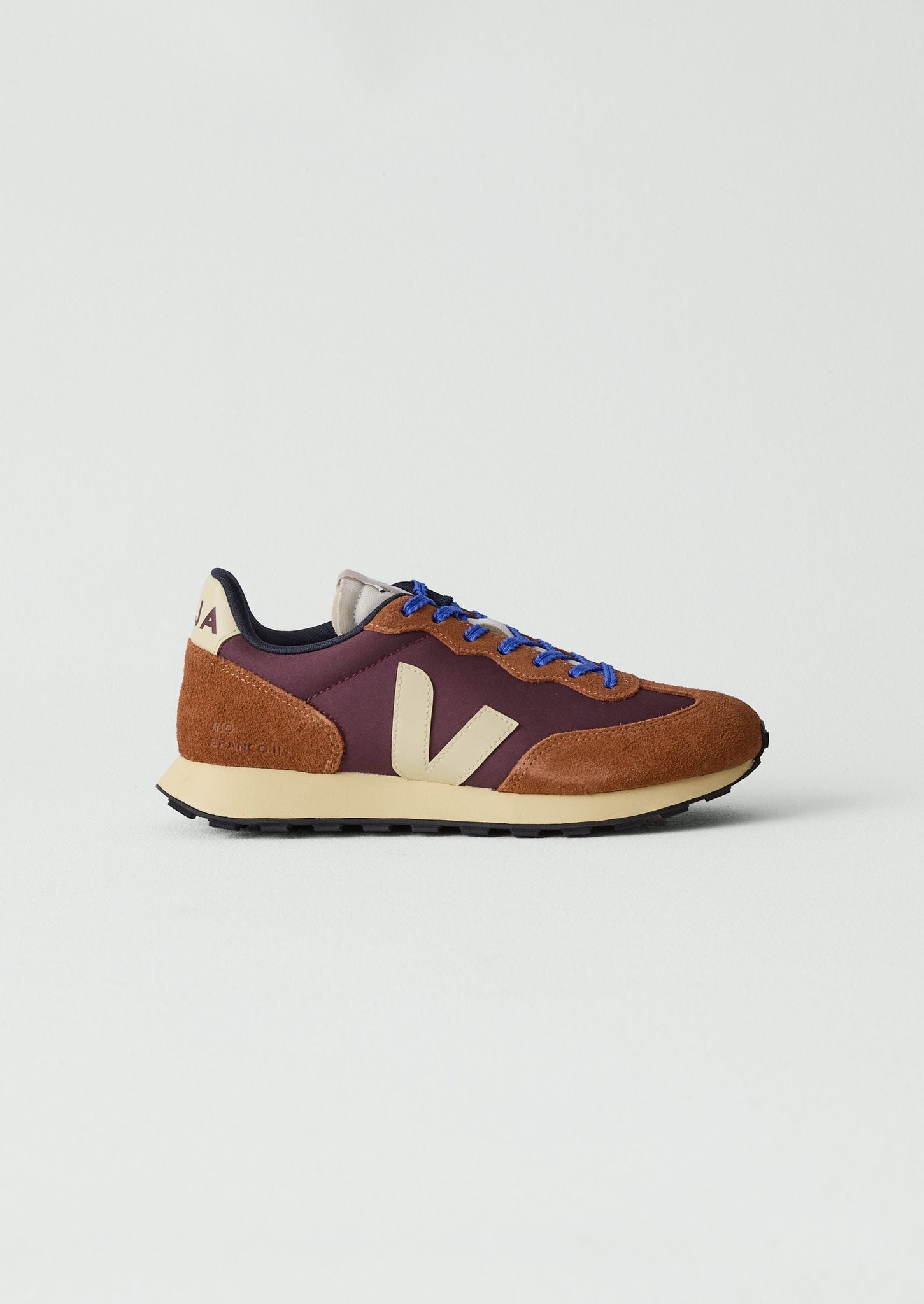 Veja Rio Branco Trainers | Chestnut Brown