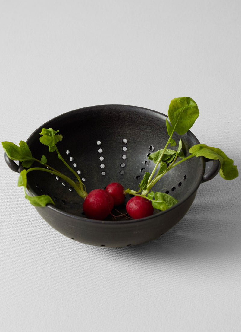 Carla Murdoch Berry Colander | Charcoal