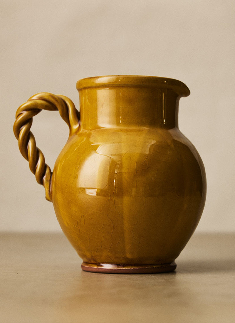 Poterie Barbotine Twisted Pitcher | Honey