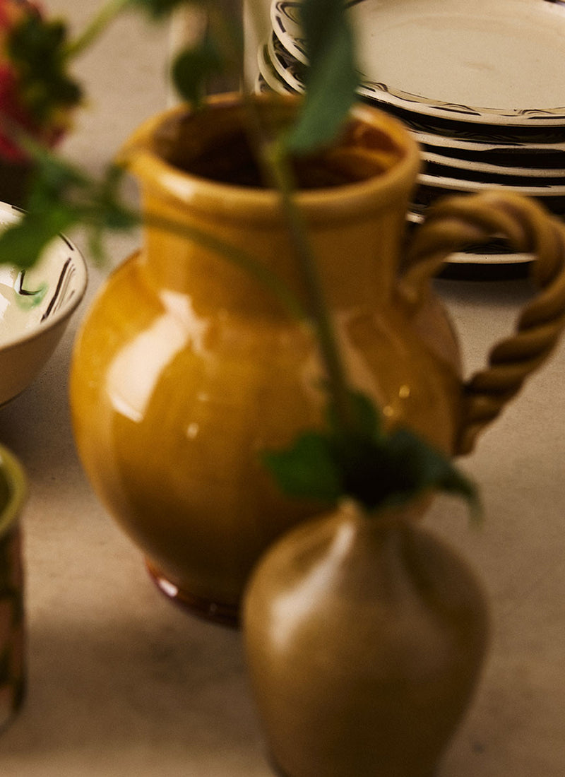 Poterie Barbotine Twisted Pitcher | Honey