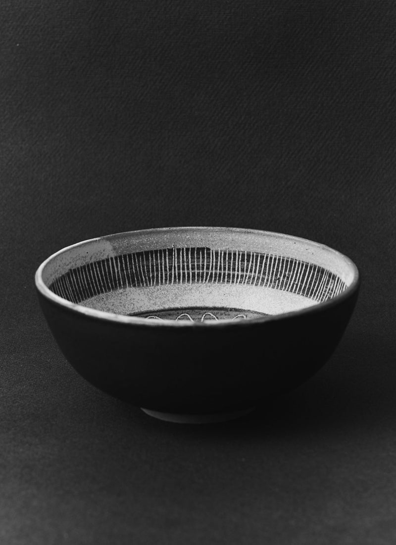 Gilliflower Pottery Sgraffito Ramen Bowl | Oat/Charcoal