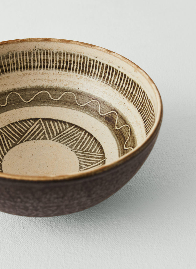 Gilliflower Pottery Sgraffito Ramen Bowl | Oat/Charcoal