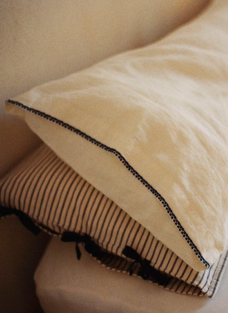 Bud Embroidered Housewife Pillowcase Set | Ivory/Delft Blue