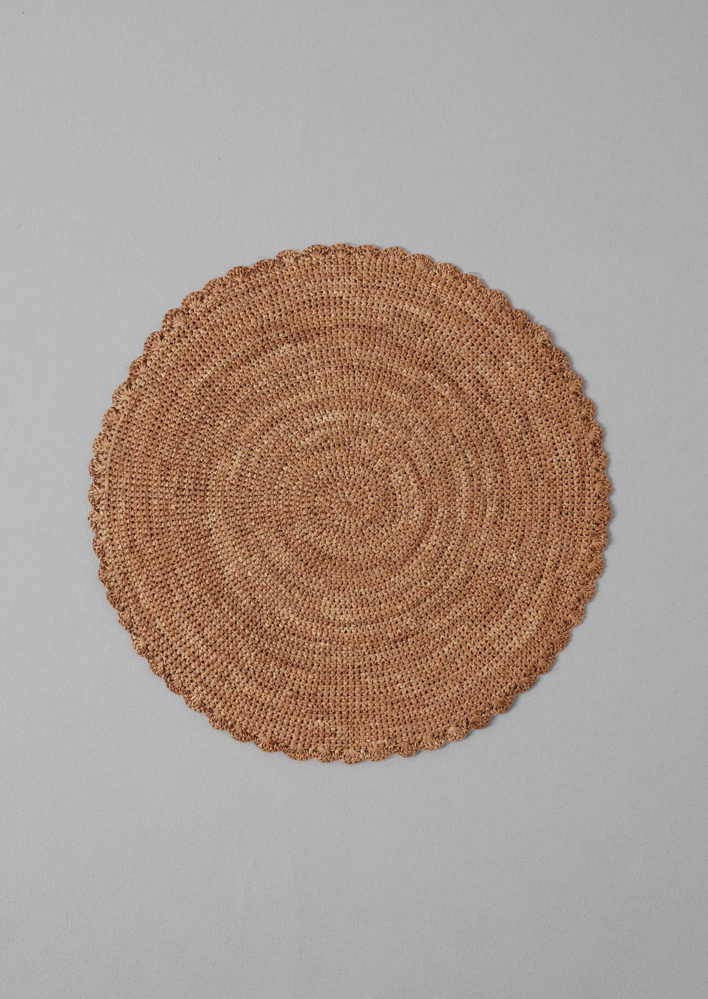 Scalloped Edge Raffia Placemat | Shell