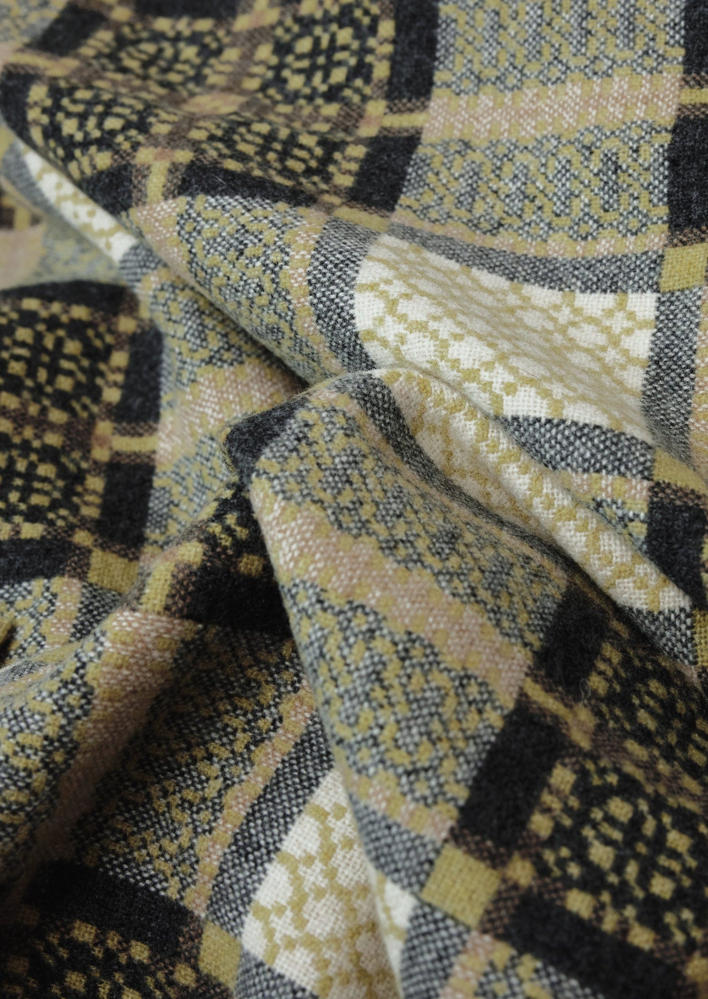 Melin Tregwynt Welsh Blanket Catkin/Charcoal TOAST