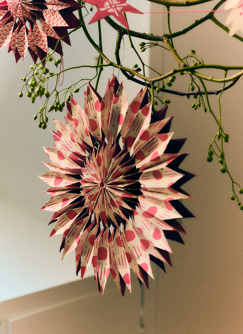 Geo Print Hanging Star Set | Redcurrant/Ecru