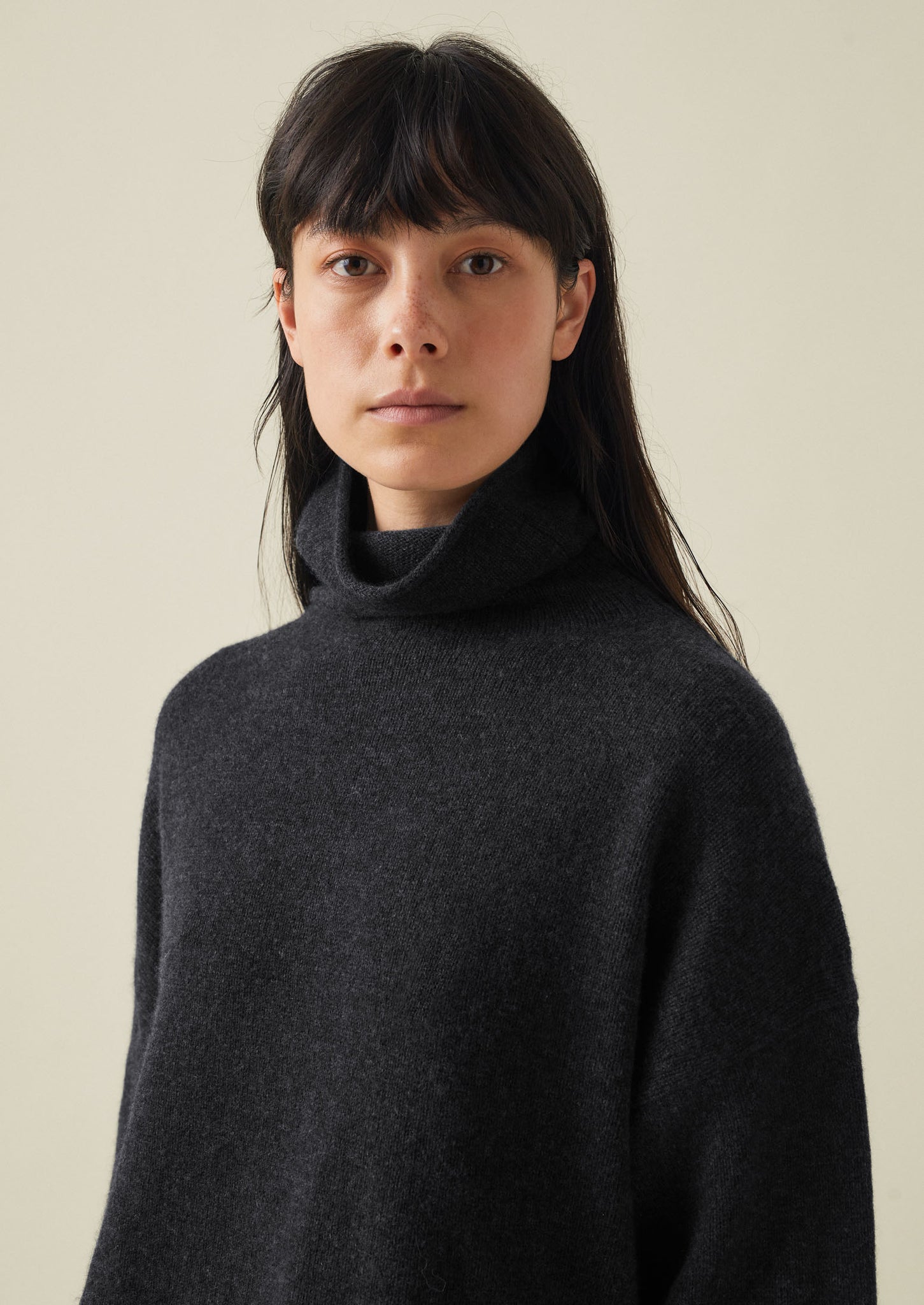 Roll Neck Wool Cashmere Sweater | Charcoal