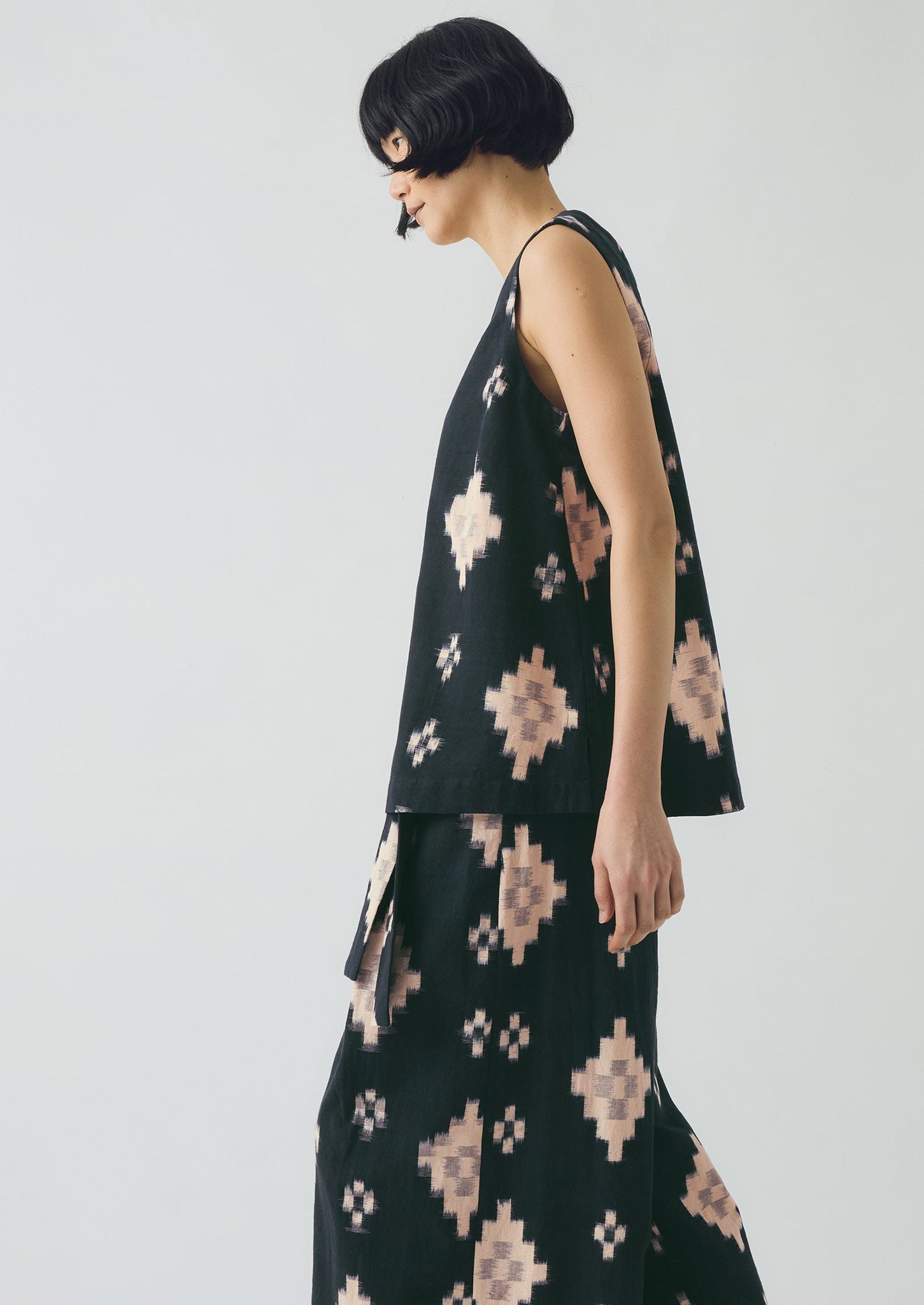 Fugue Ikat V-Neck Tank | Midnight/Sand