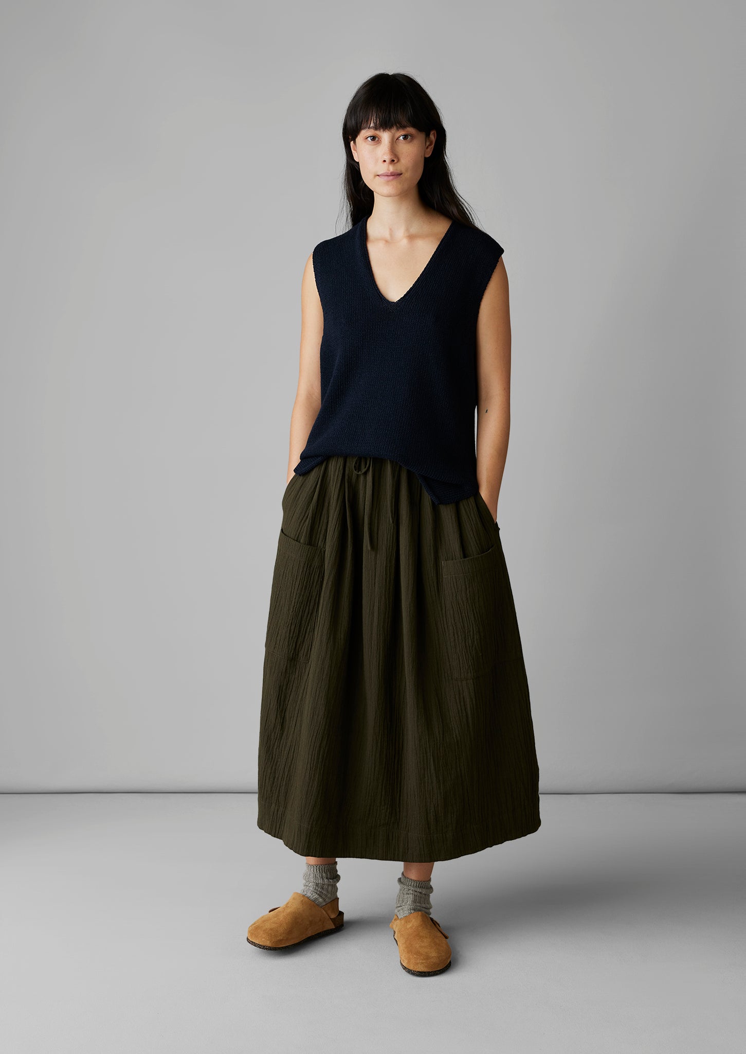 Crinkle Organic Cotton Patch Pocket Skirt | Darkest Olive