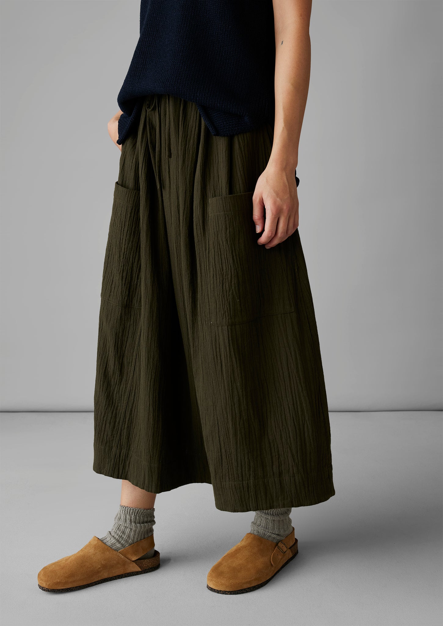 Crinkle Organic Cotton Patch Pocket Skirt | Darkest Olive