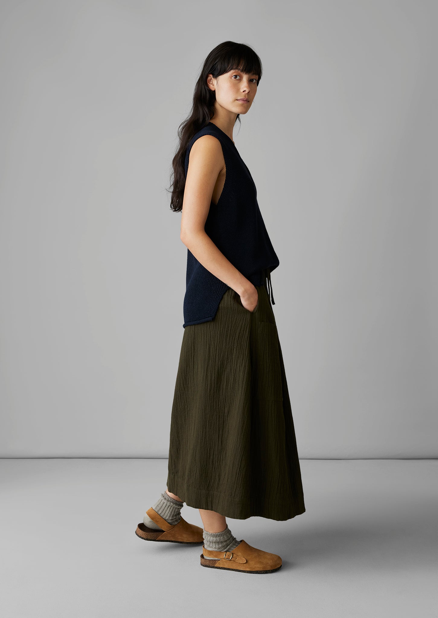 Crinkle Organic Cotton Patch Pocket Skirt | Darkest Olive