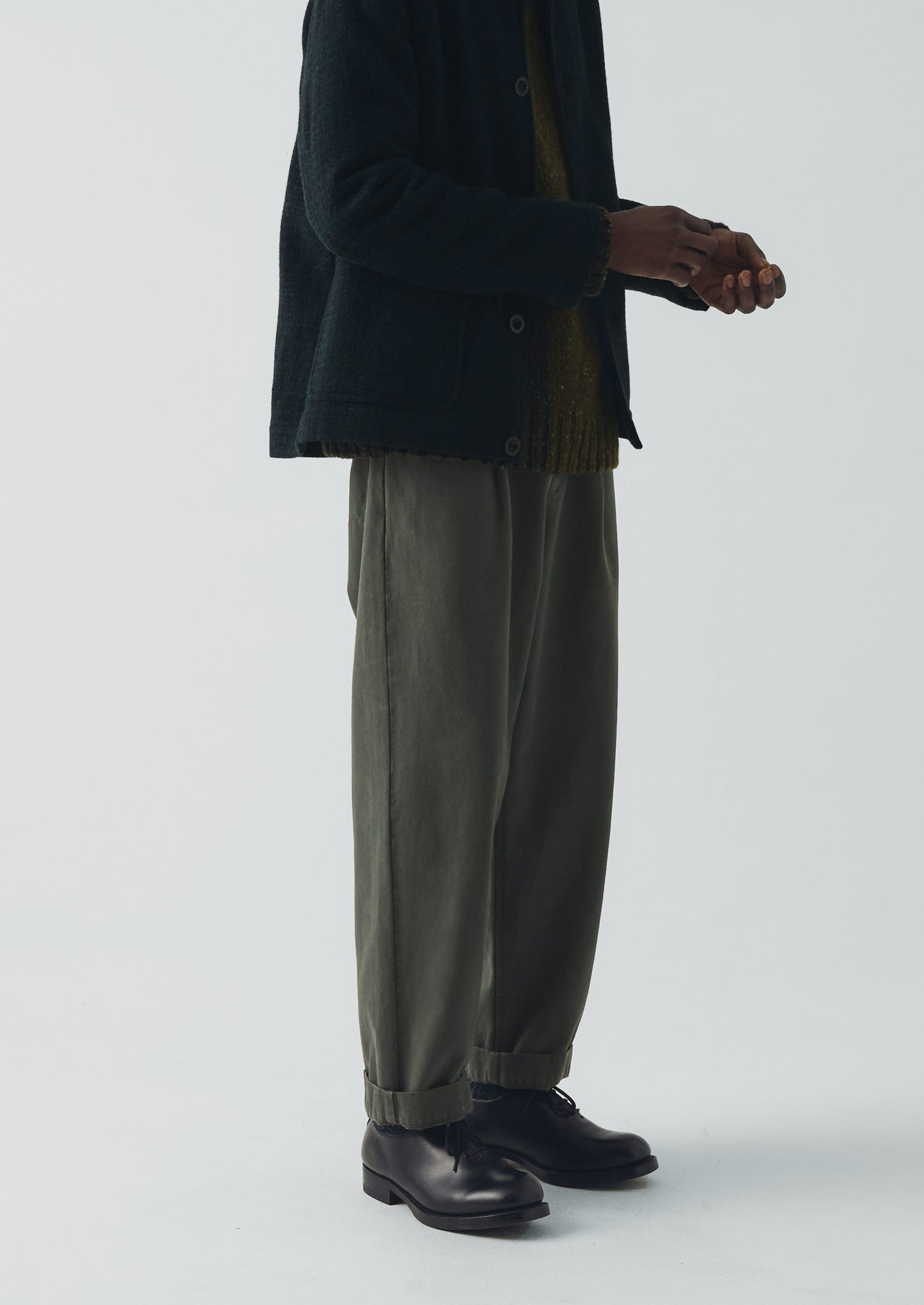 Otto Cotton Herringbone Pleat Trousers | Dark Mineral Green