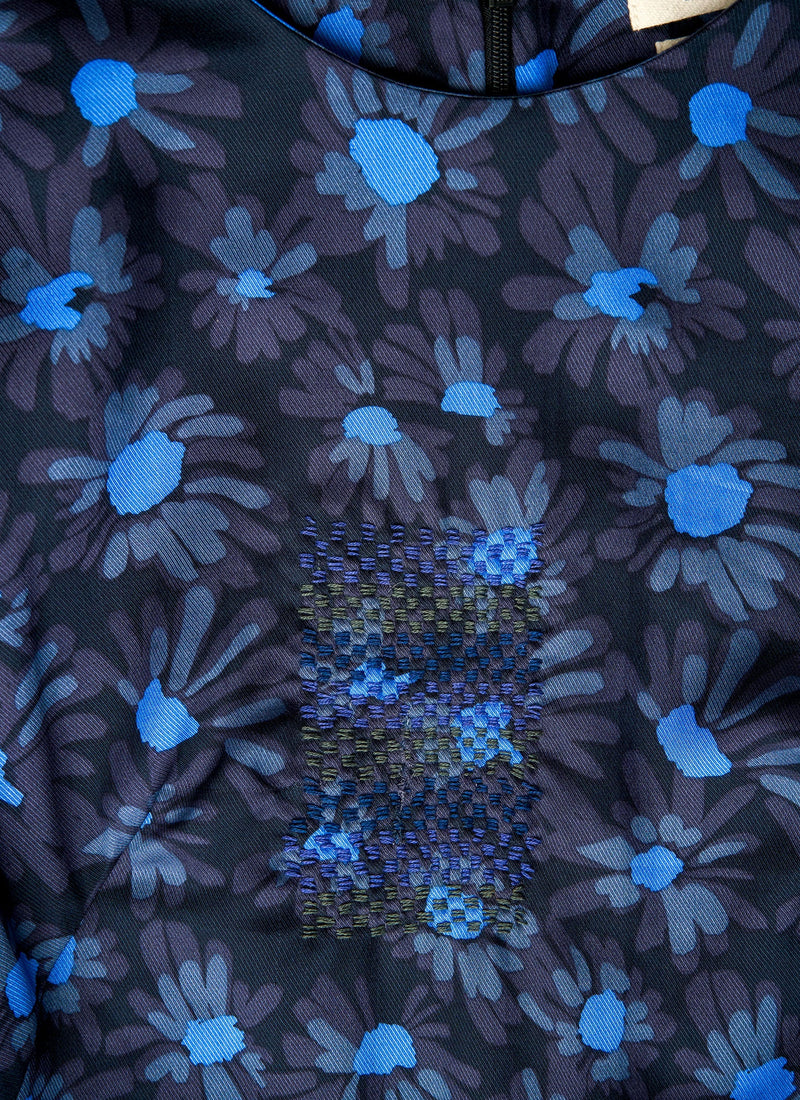 Renewed Rounded Sleeve Painted Daisy Dress Size 4 (91) | Slate/Enamel