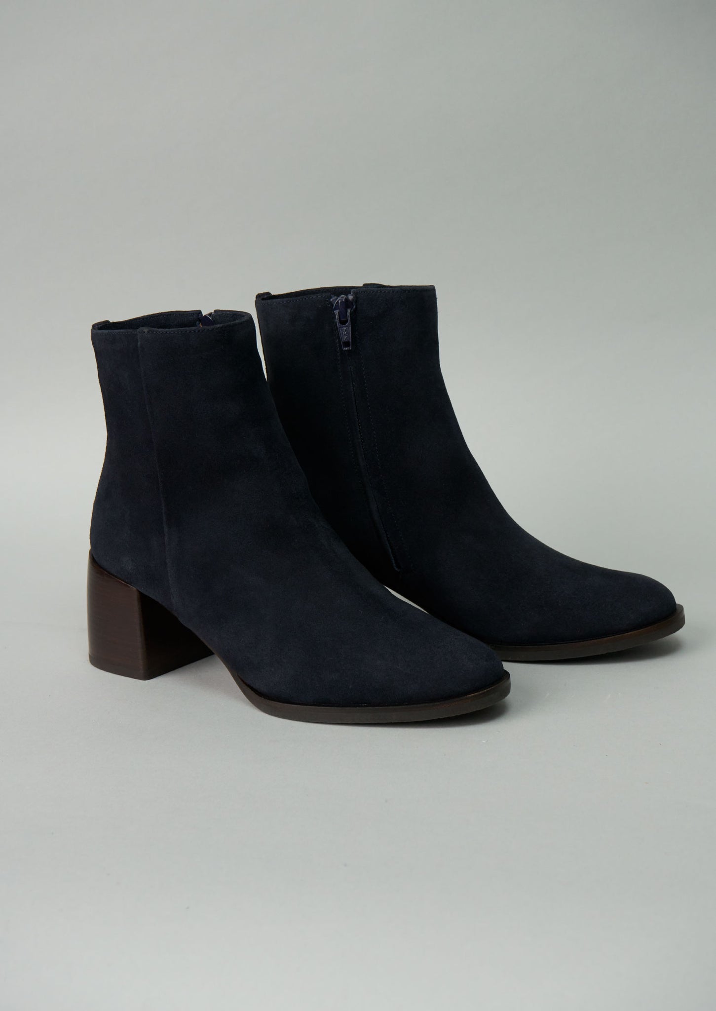 Reworn Chie Mihara Zip Boots Size 36 (209) | Dark Navy