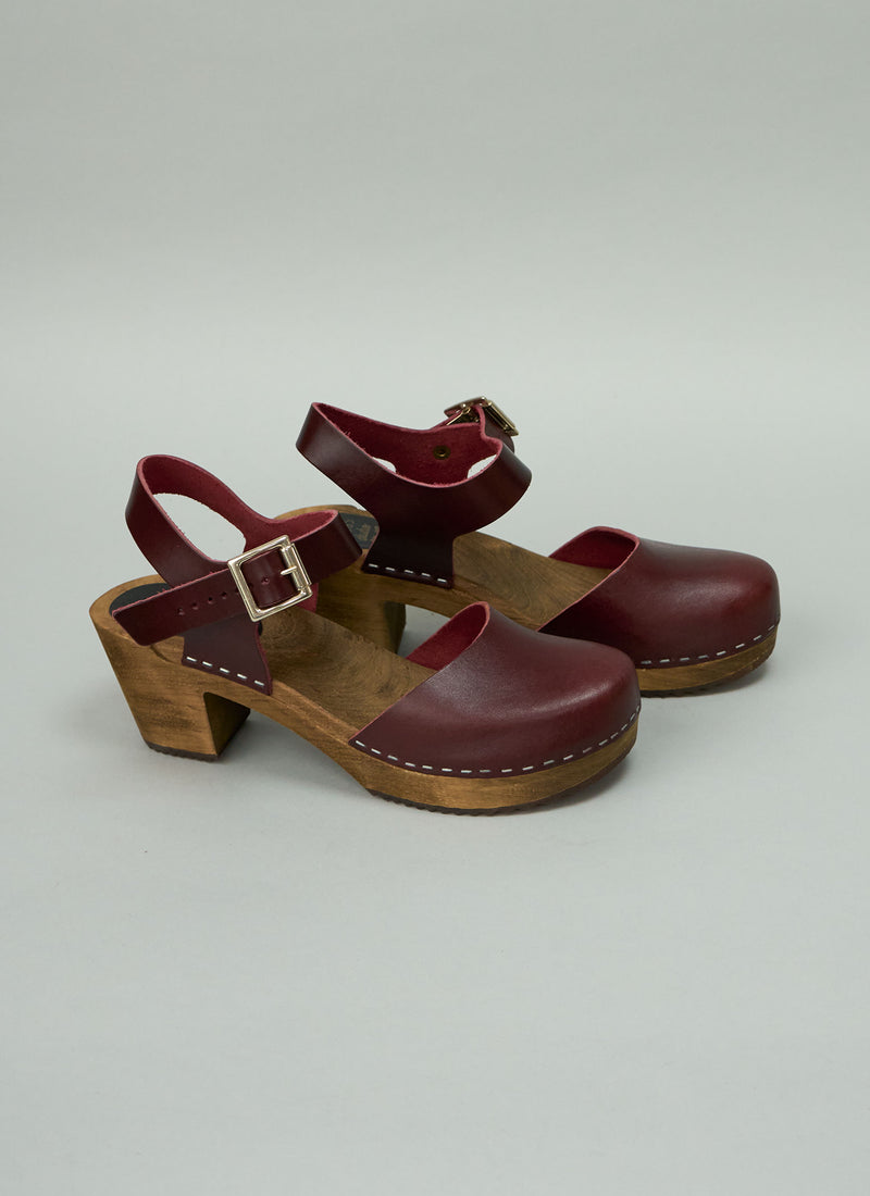 Reworn Kitty Clogs Heeled Clogs Size 38 (575) | Garnet