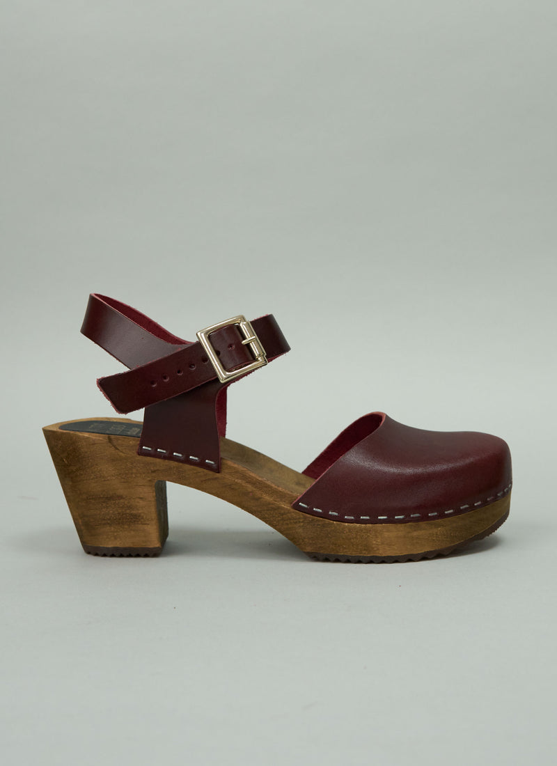 Reworn Kitty Clogs Heeled Clogs Size 38 (678) | Garnet