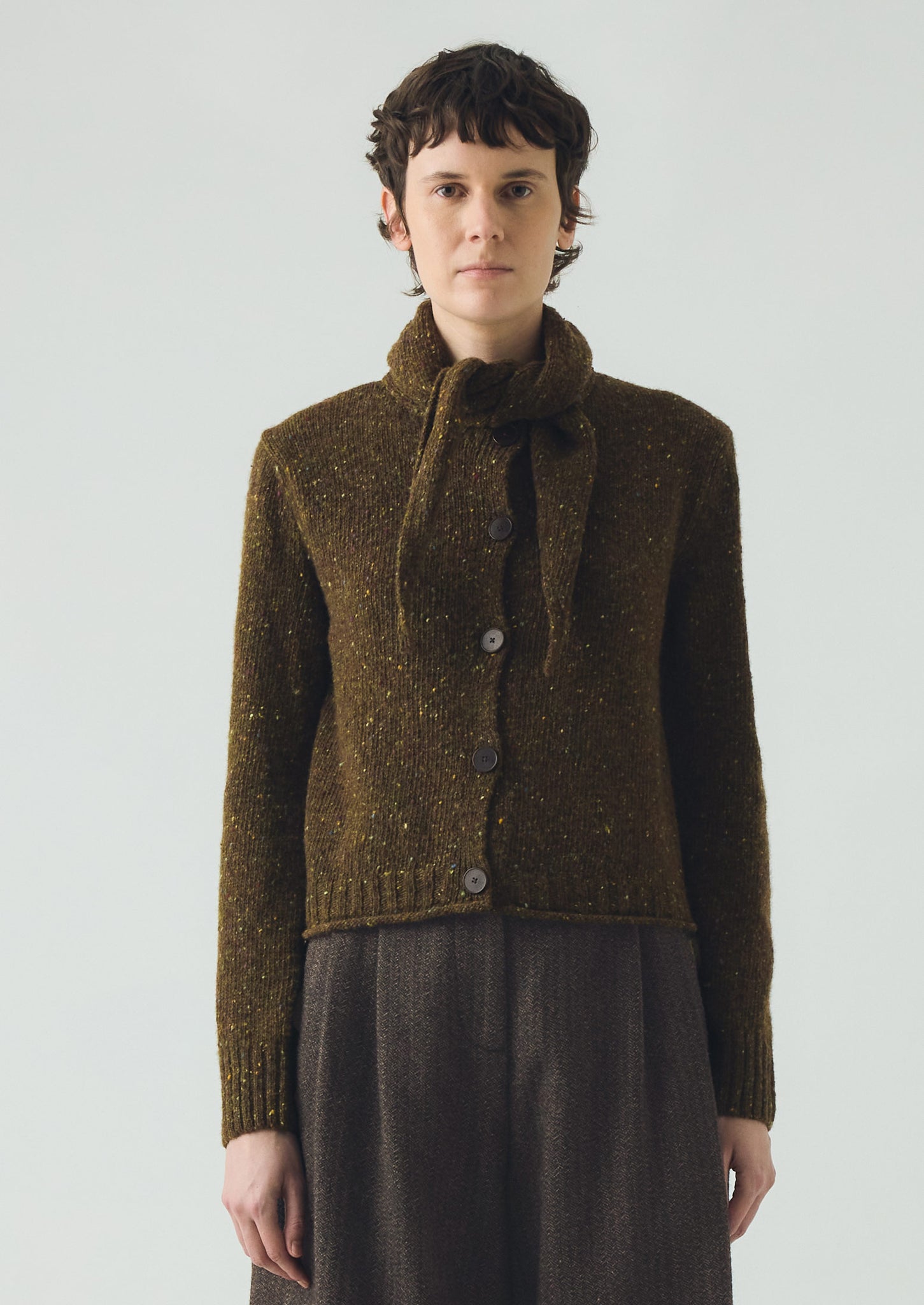 Donegal Merino Neckerchief Cardigan | Darkest Olive