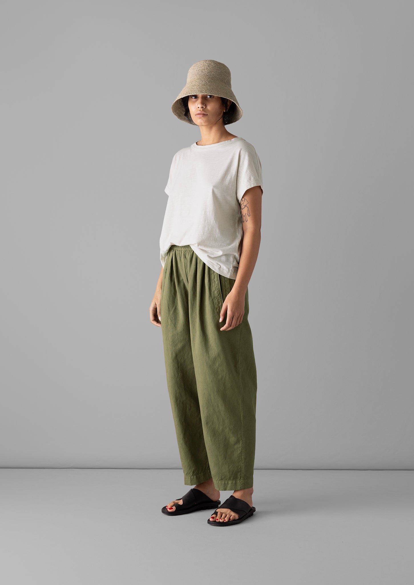 Cotton Linen Canvas Barrel Leg Trousers | Oil Cloth
