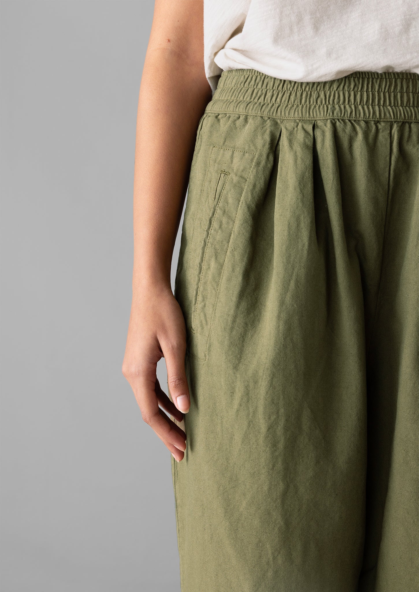 Cotton Linen Canvas Barrel Leg Trousers | Oil Cloth