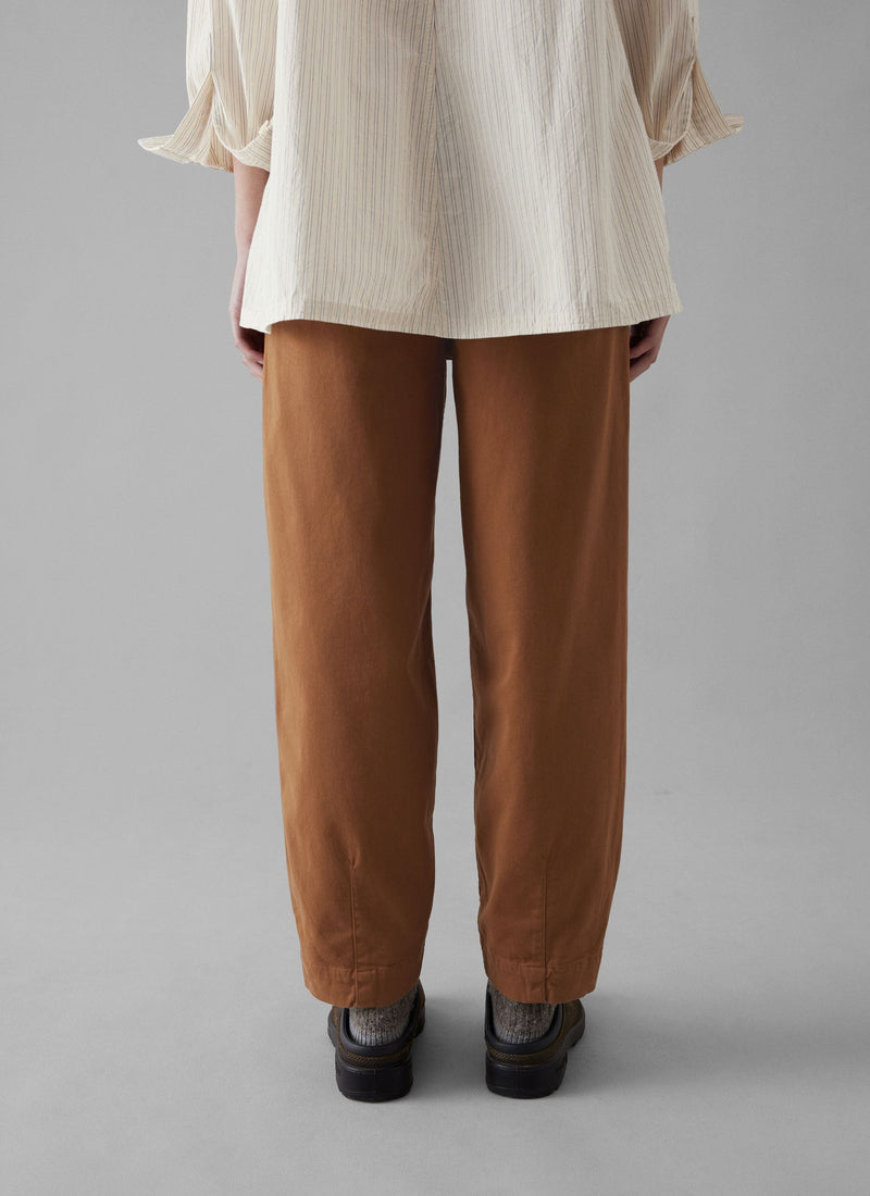 Darted Cotton Twill Trousers | Russet