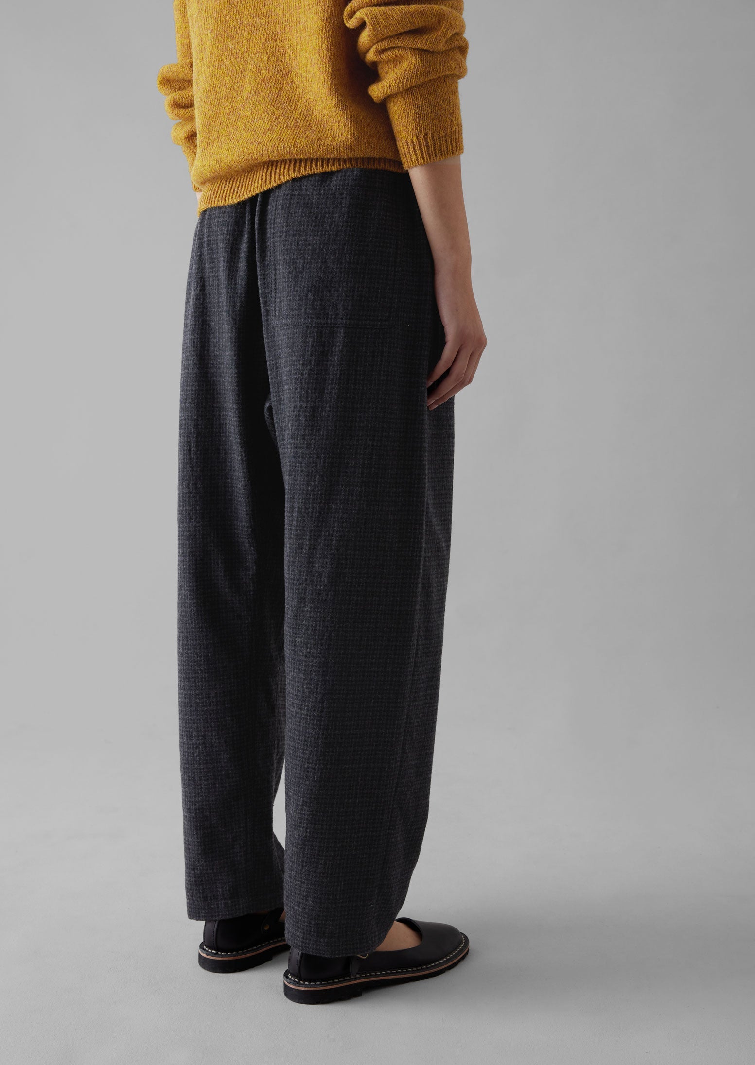 Suki Wool Cotton Seersucker Check Trousers | Carbon | TOAST
