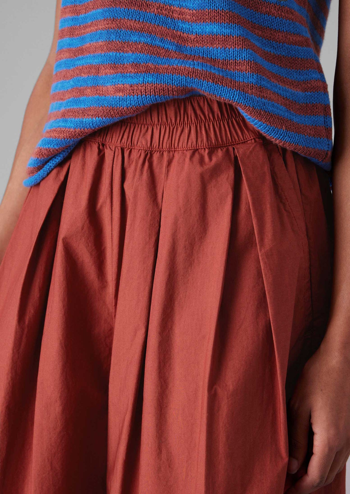Pleated Cotton Poplin Pull On Trousers | Brick