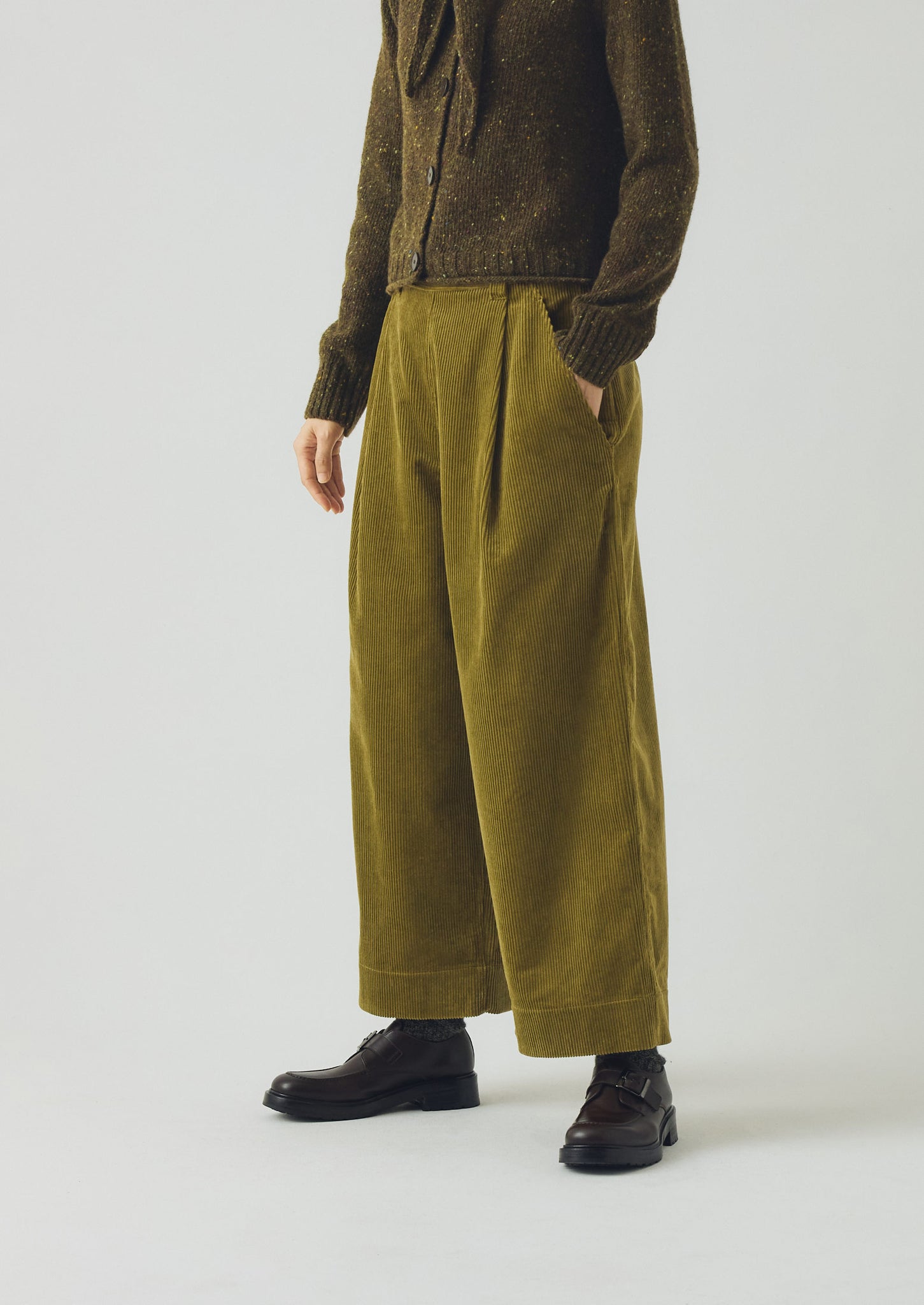 Organic Cord Pleat Front Trousers | Antique Olive