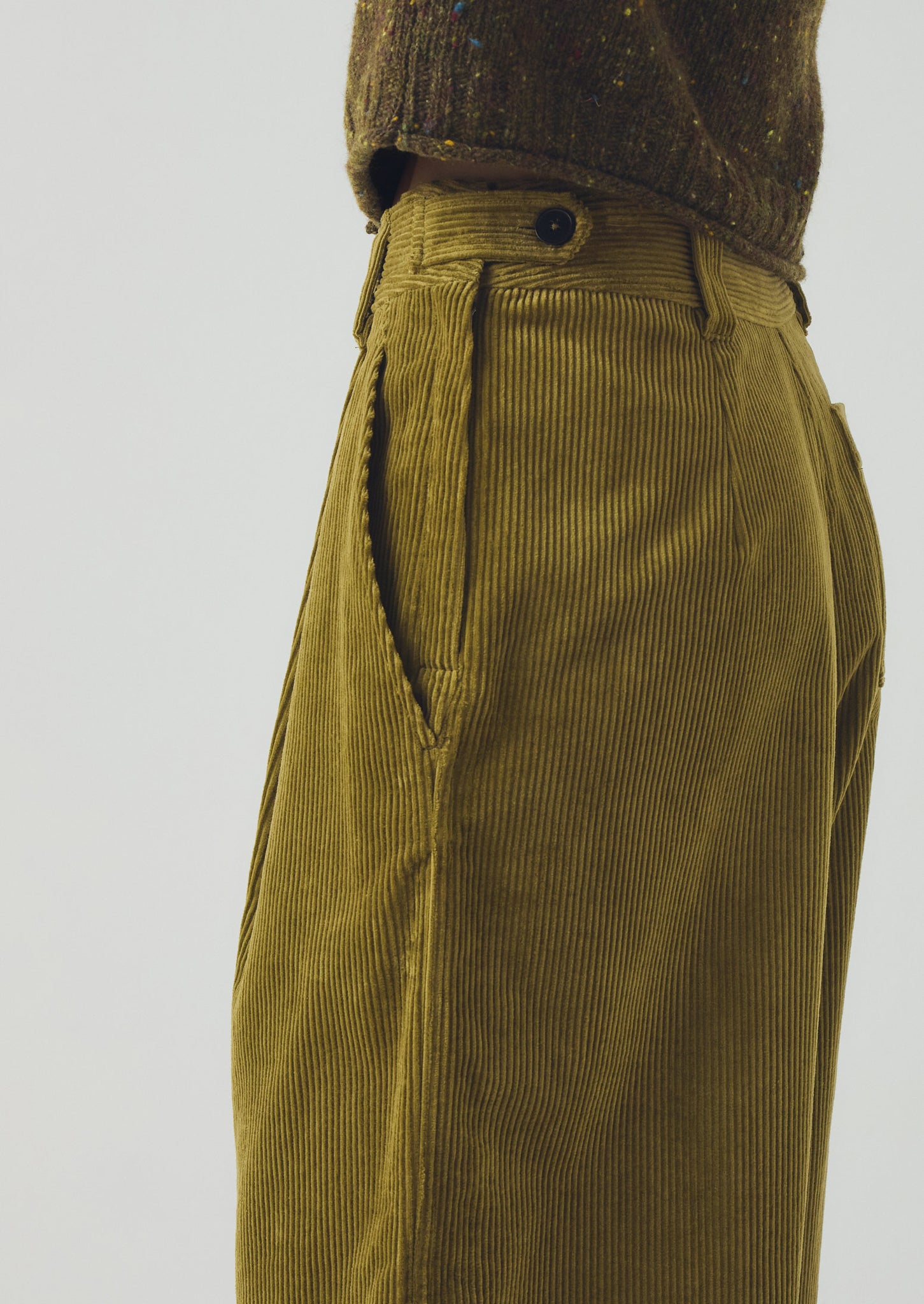 Organic Cord Pleat Front Trousers | Antique Olive