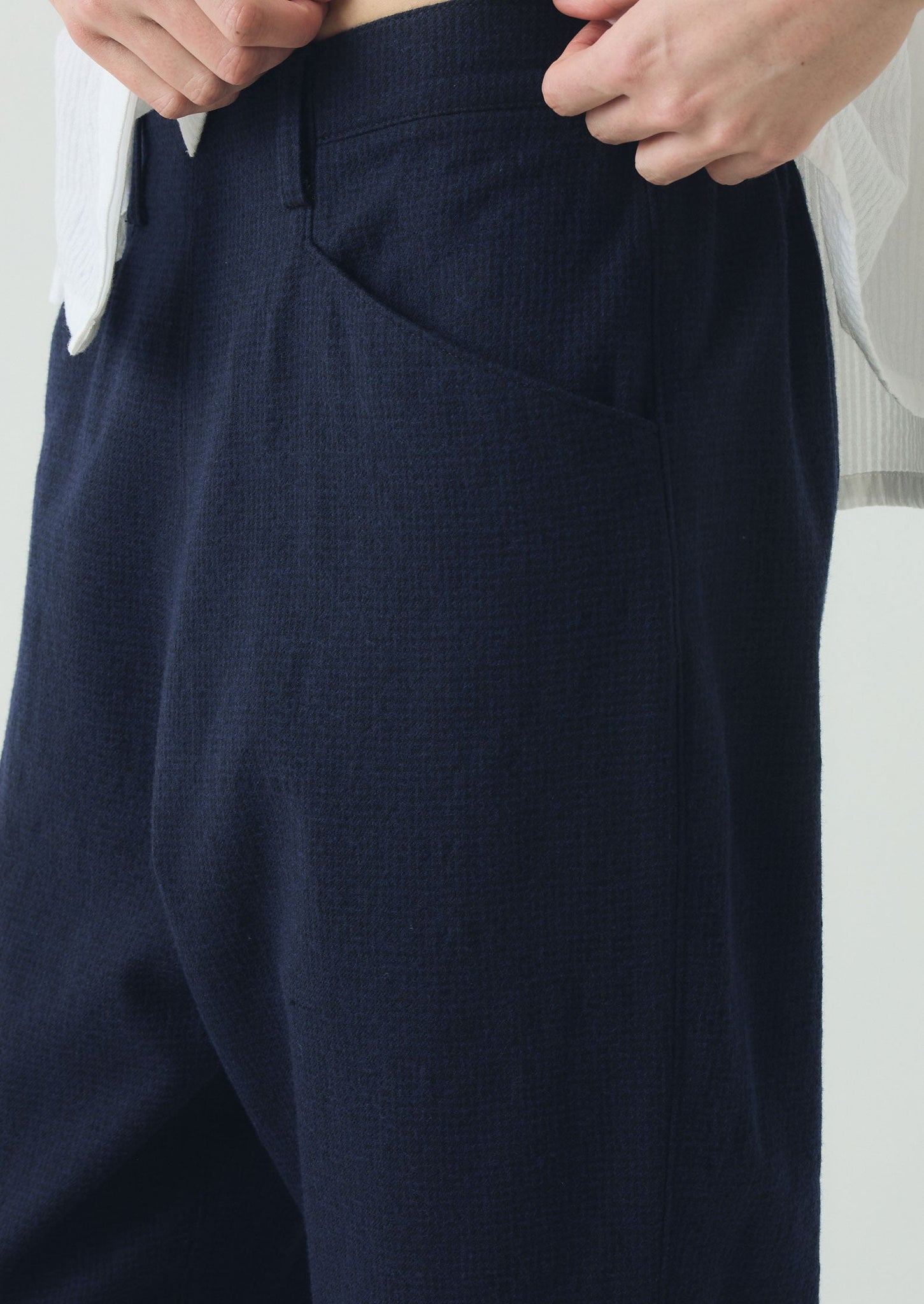 Alix Cotton Wool Houndstooth Trousers | Dark Navy