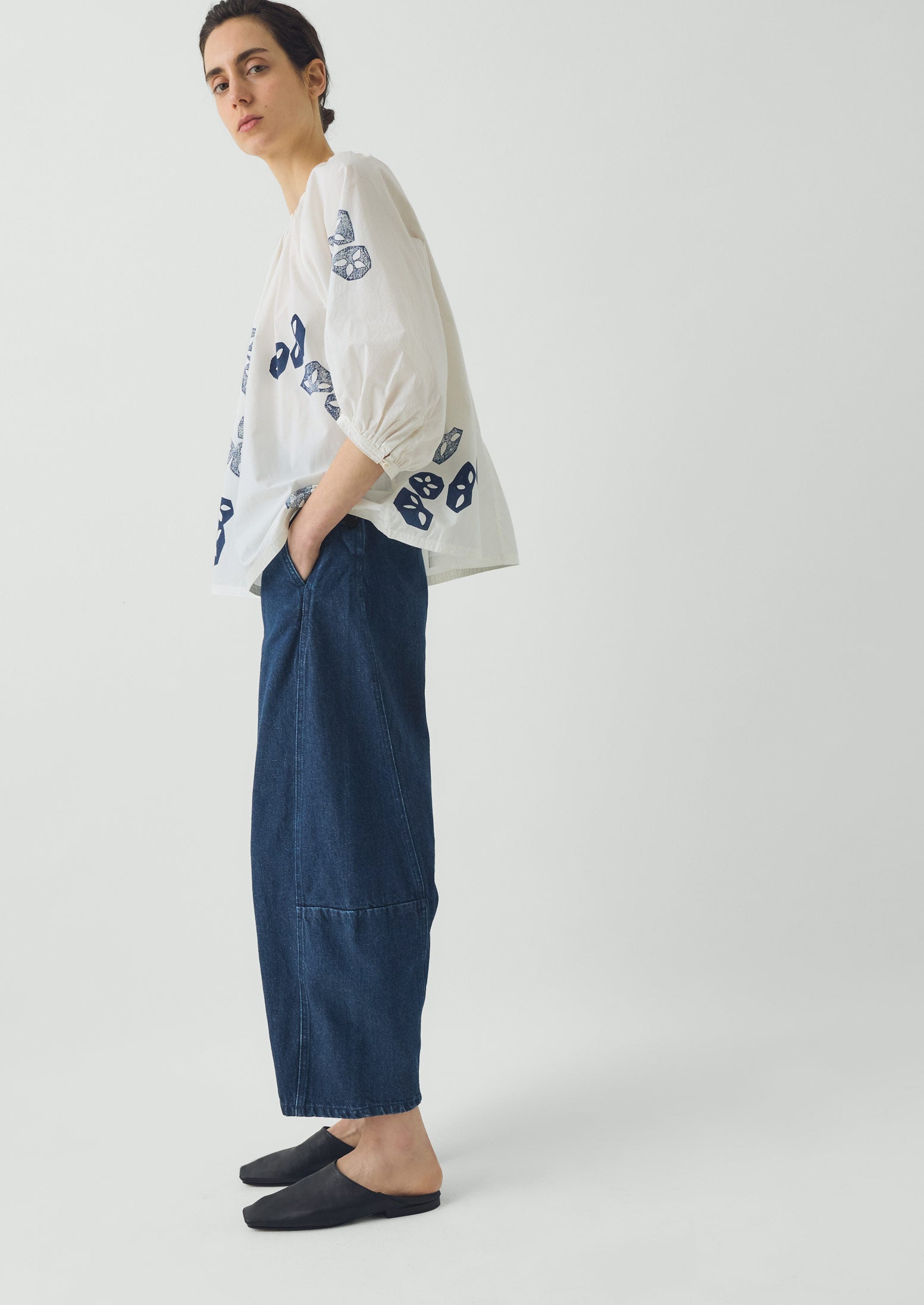 Twisted Seam Cotton Linen Denim Trousers | Indigo | TOAST